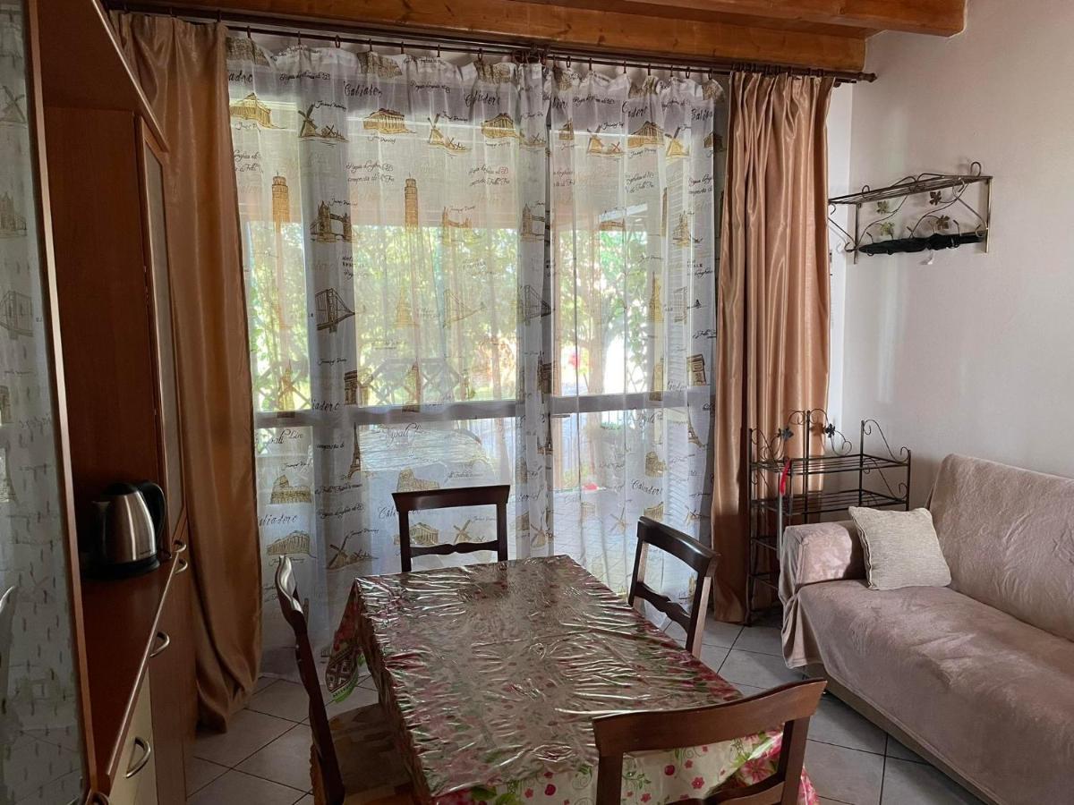 Garda Felice Lägenhet Desenzano del Garda Exteriör bild