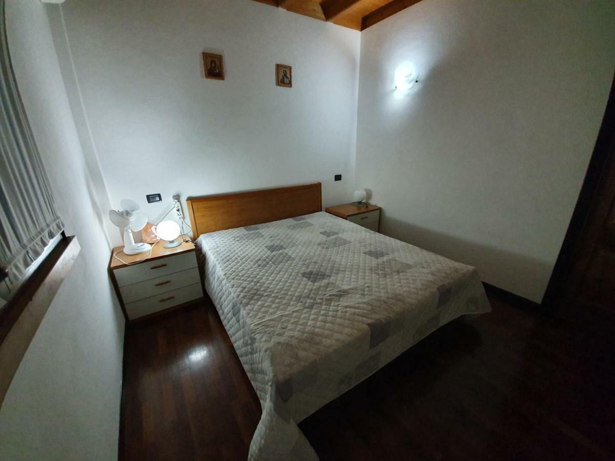 Garda Felice Lägenhet Desenzano del Garda Exteriör bild